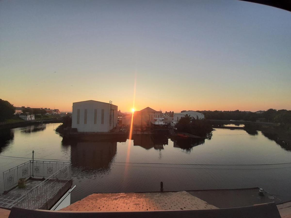 Stunning Riverside Town House With Views Ayrshire Girvan Extérieur photo